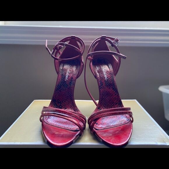 Red Delicious Faux Snakeskin Heels Size 8 - Picture 1 of 5